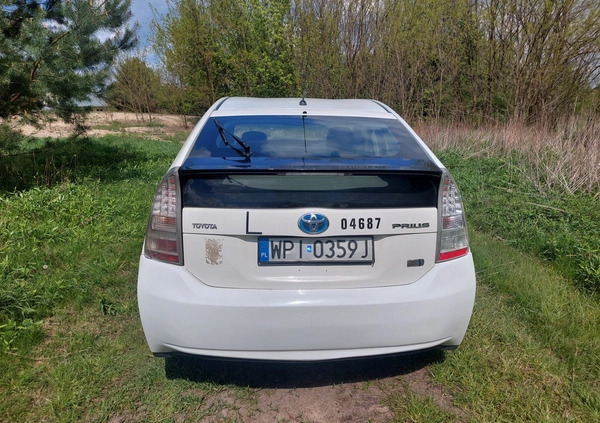 Toyota Prius cena 24500 przebieg: 360000, rok produkcji 2011 z Warszawa małe 67